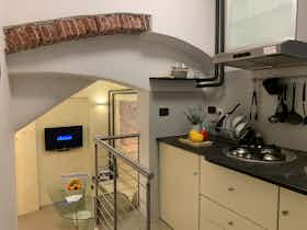 Lägenhet att hyra för 1 468 € i månaden i Genoa, Piazza Inferiore di Pellicceria