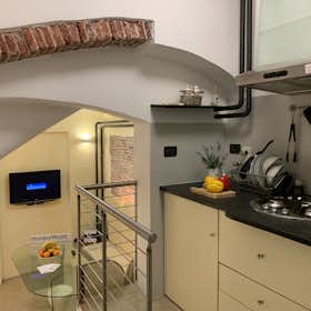 Apartament de închiriat pentru 1.468 EUR pe lună în Genoa, Piazza Inferiore di Pellicceria