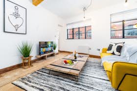 Apartment for rent for €2,787 per month in Birmingham, New Town Row