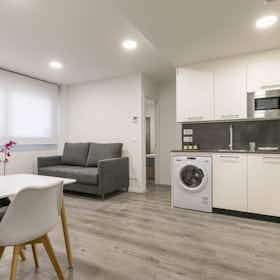 Shared room for rent for €625 per month in Getafe, Calle Alcalde Ángel Arroyo