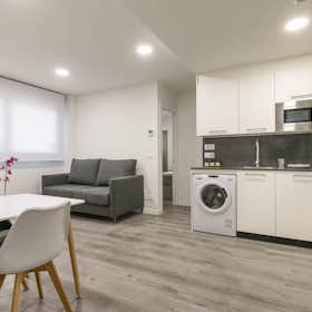 Mehrbettzimmer for rent for 625 € per month in Getafe, Calle Alcalde Ángel Arroyo