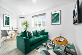 公寓 正在以 £2,800 的月租出租，其位于 Cradley Heath, Cradley Road