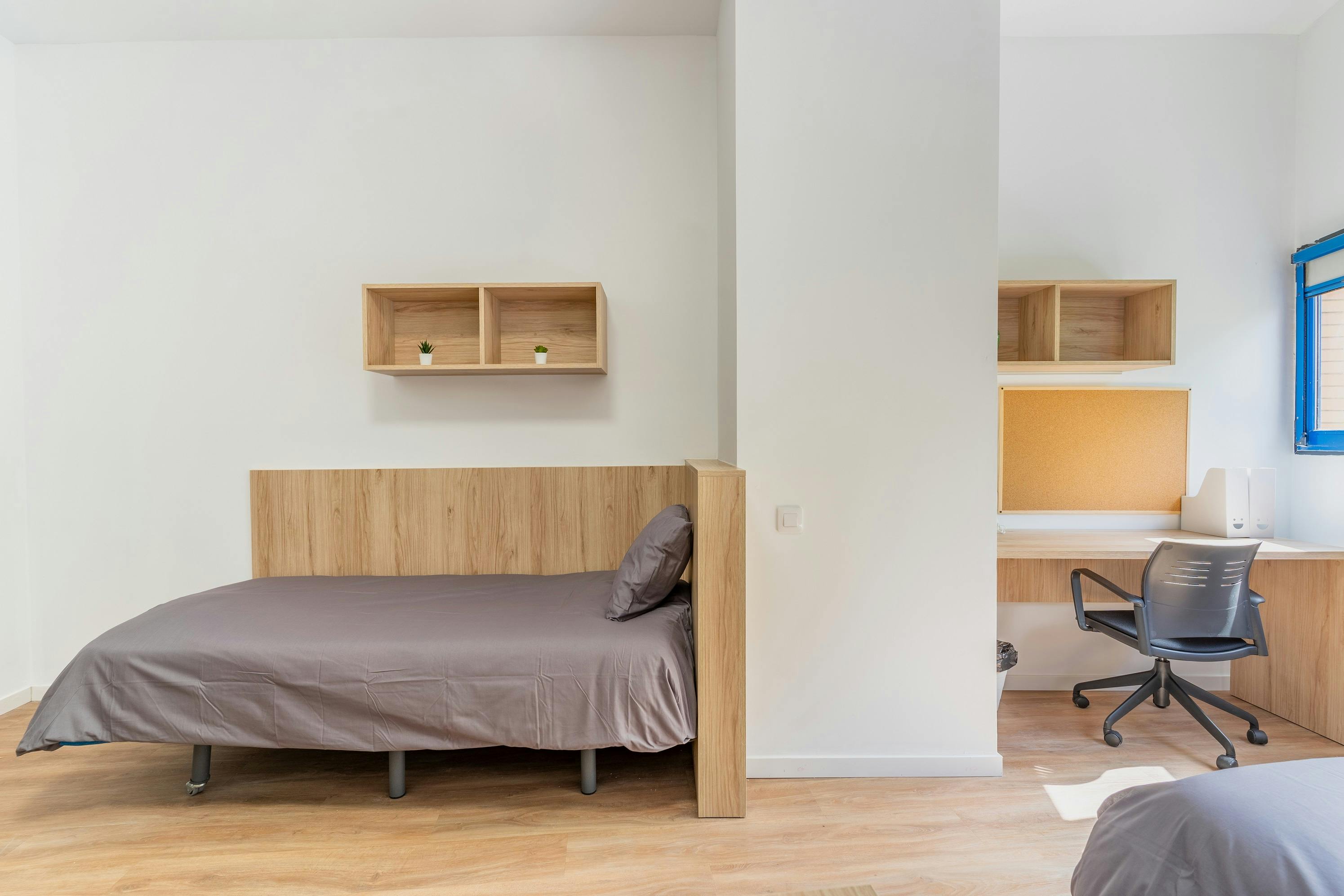 Shared room for rent for €804 per month in Valencia, Avenida de los Naranjos