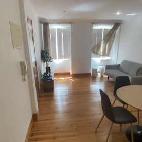 Apartment for rent for €1,400 per month in Lisbon, Rua da Silva