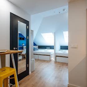 Mehrbettzimmer for rent for 449 € per month in Sevilla, Avenida de la Palmera