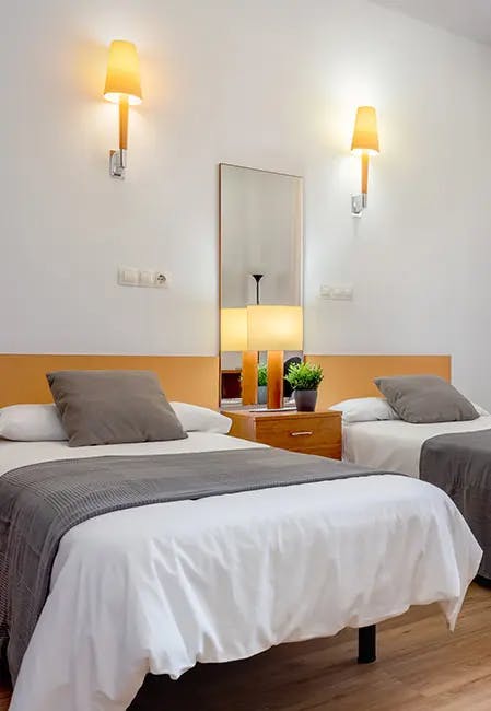 Shared room for rent for €370 per month in Bormujos, Calle Paraje de Paterna