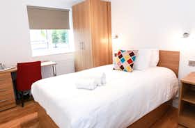 Monolocale in affitto a 2.160 £ al mese a Leicester, London Road