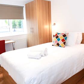 Monolocale in affitto a 2.160 £ al mese a Leicester, London Road
