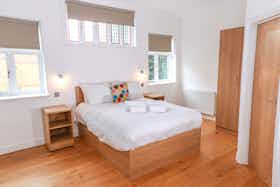 Monolocale in affitto a 2.515 £ al mese a Leicester, London Road
