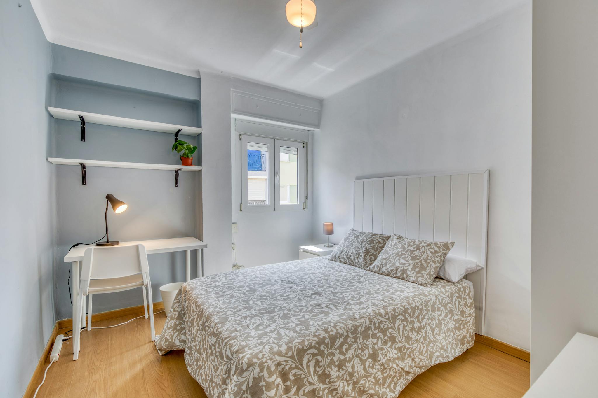 Carrer Jerónima Galés, Valencia preview