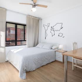 Private room for rent for €350 per month in Valencia, Calle Almácera