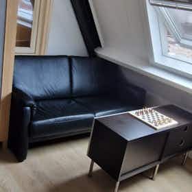 Studio for rent for €1,100 per month in Lisse, Heereweg