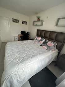 私人房间 正在以 €850 的月租出租，其位于 Haarlem, Bulgarijepad