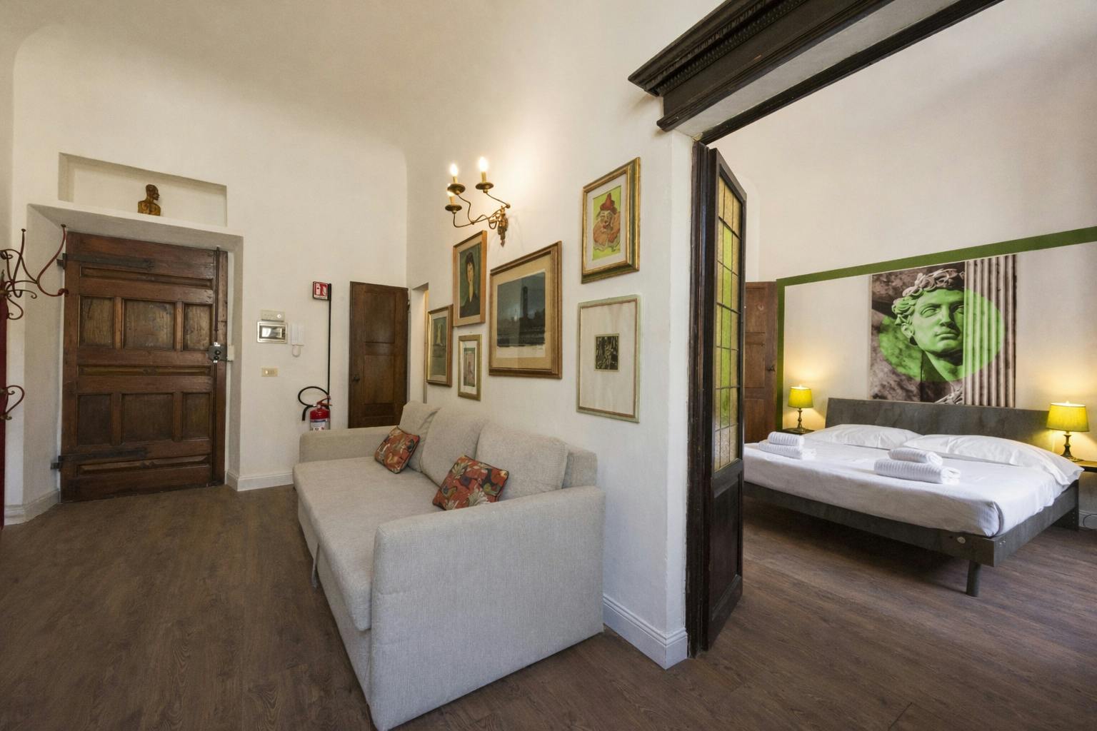 Apartment for rent for €1,600 per month in Florence, Borgo Ognissanti