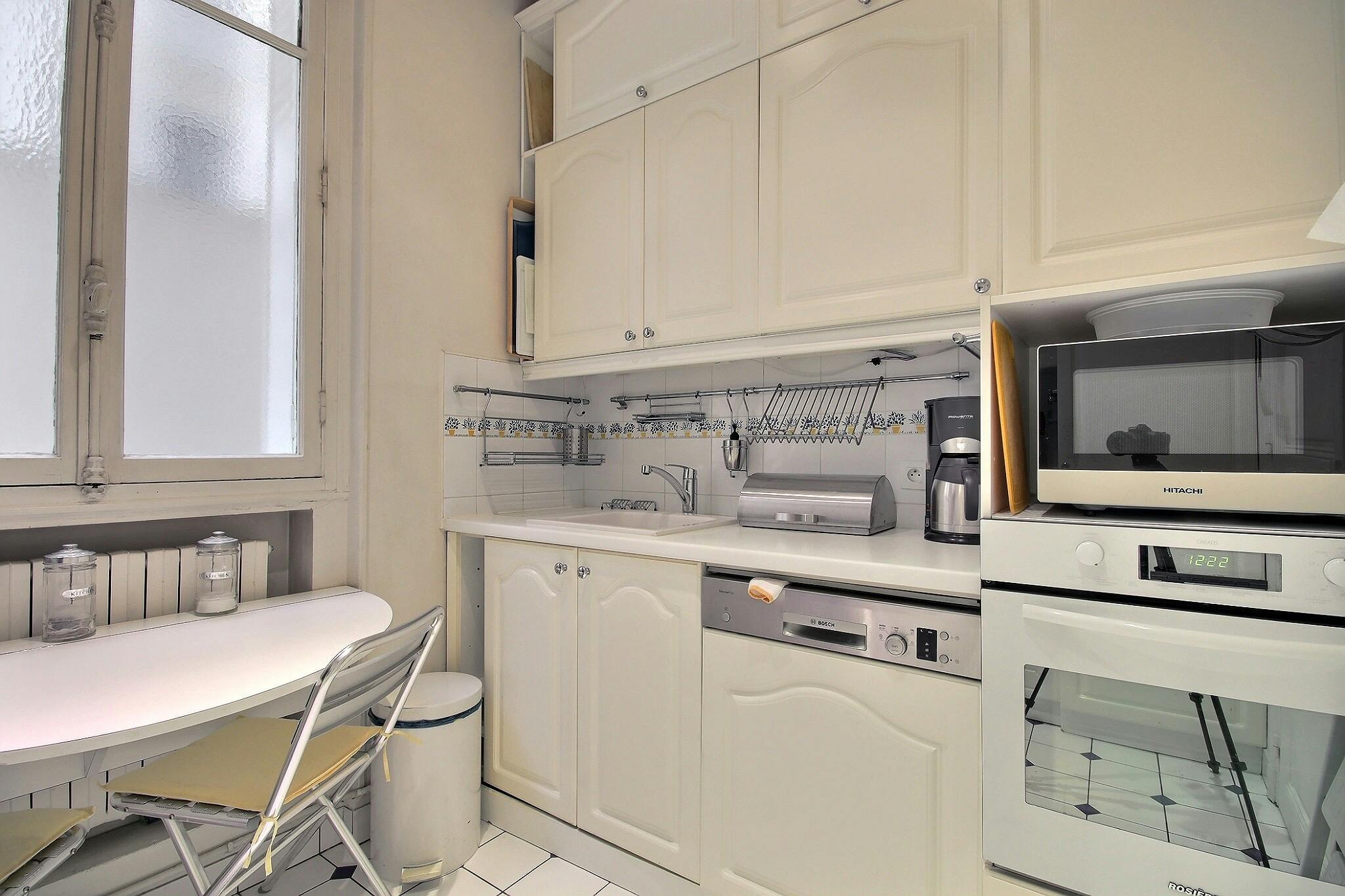 1-Bedroom Apartment in Avenue René Coty, Paris (1379967) room image 10
