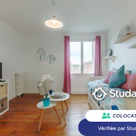Private room for rent for €570 per month in Le Bourget, Rue Pierre Curie