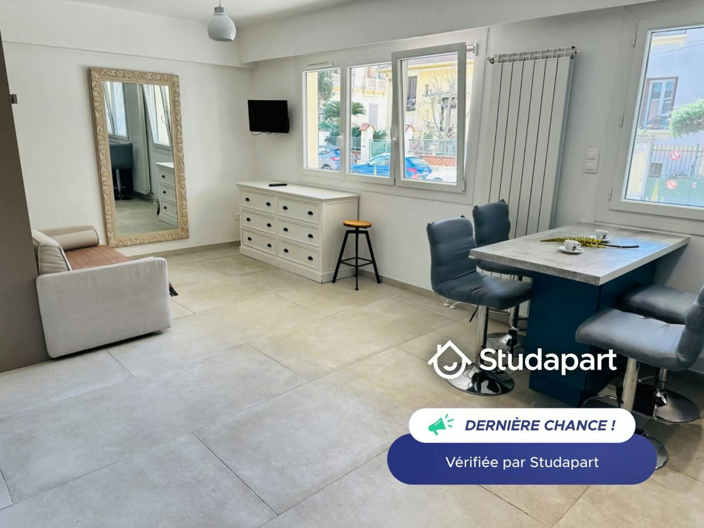 Apartamento en alquiler por 750 € al mes en Antibes, Rue Félon