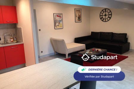 Apartment for rent for €950 per month in Bordeaux, Rue Judaïque