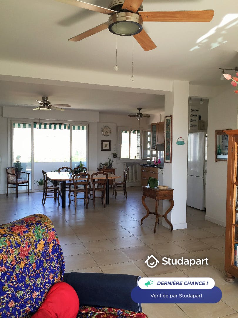 Private room for rent for €550 per month in Marseille, Avenue de Mazargues