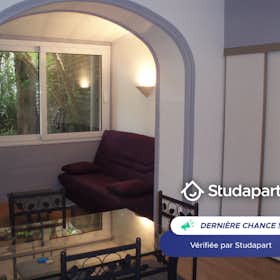 Apartamento for rent for 400 € per month in Pau, Rue Louis Lacaze