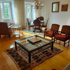 Apartment for rent for €1,850 per month in Lisbon, Rua do Possolo