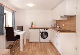 Wohnung zu mieten für 1.300 € pro Monat in Bled, Zagoriška cesta