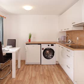 Apartment for rent for €1,300 per month in Bled, Zagoriška cesta