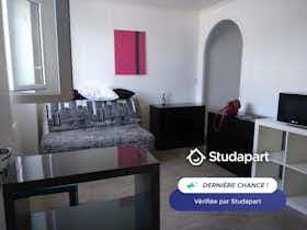 公寓 正在以 €580 的月租出租，其位于 Bourges, Rue Édouard Vaillant