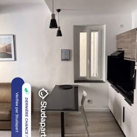 Apartment for rent for €790 per month in Antibes, Rue de la République
