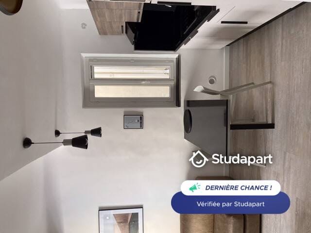 Apartment for rent for €810 per month in Antibes, Rue de la République