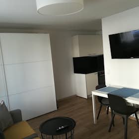 Studio for rent for €999 per month in Stuttgart, Mäulenstraße