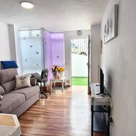 Appartement te huur voor € 1.095 per maand in Santa Cruz de Tenerife, Calle Buganvilla