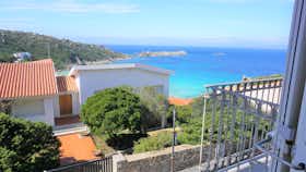 Apartment for rent for €7,095 per month in Santa Teresa Gallura, Via Sonnino