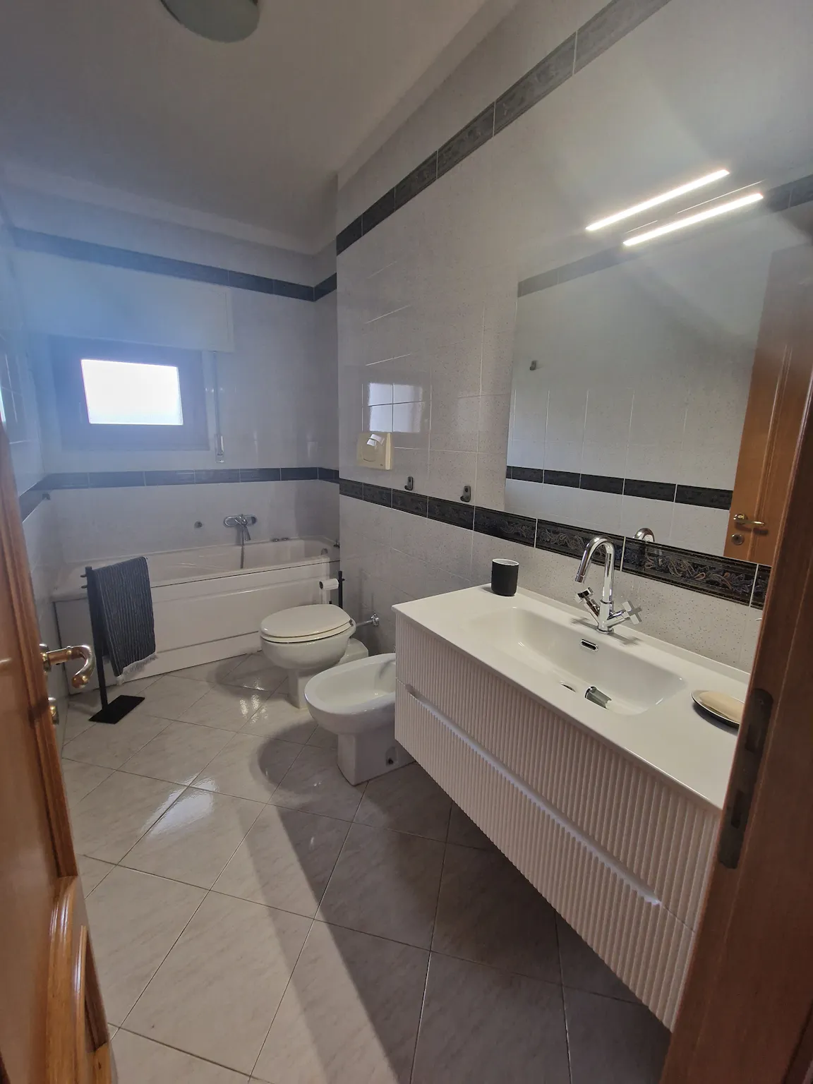 2-Bedroom Apartment in Via Helsinki, Cagliari 3