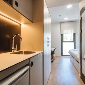 Wohnung for rent for 710 € per month in Sevilla, Avenida de la Palmera