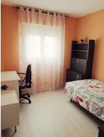 私人房间 正在以 €290 的月租出租，其位于 els Poblets, Carrer Pol Lux
