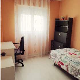 Отдельная комната сдается в аренду за 290 € в месяц в els Poblets, Carrer Pol Lux