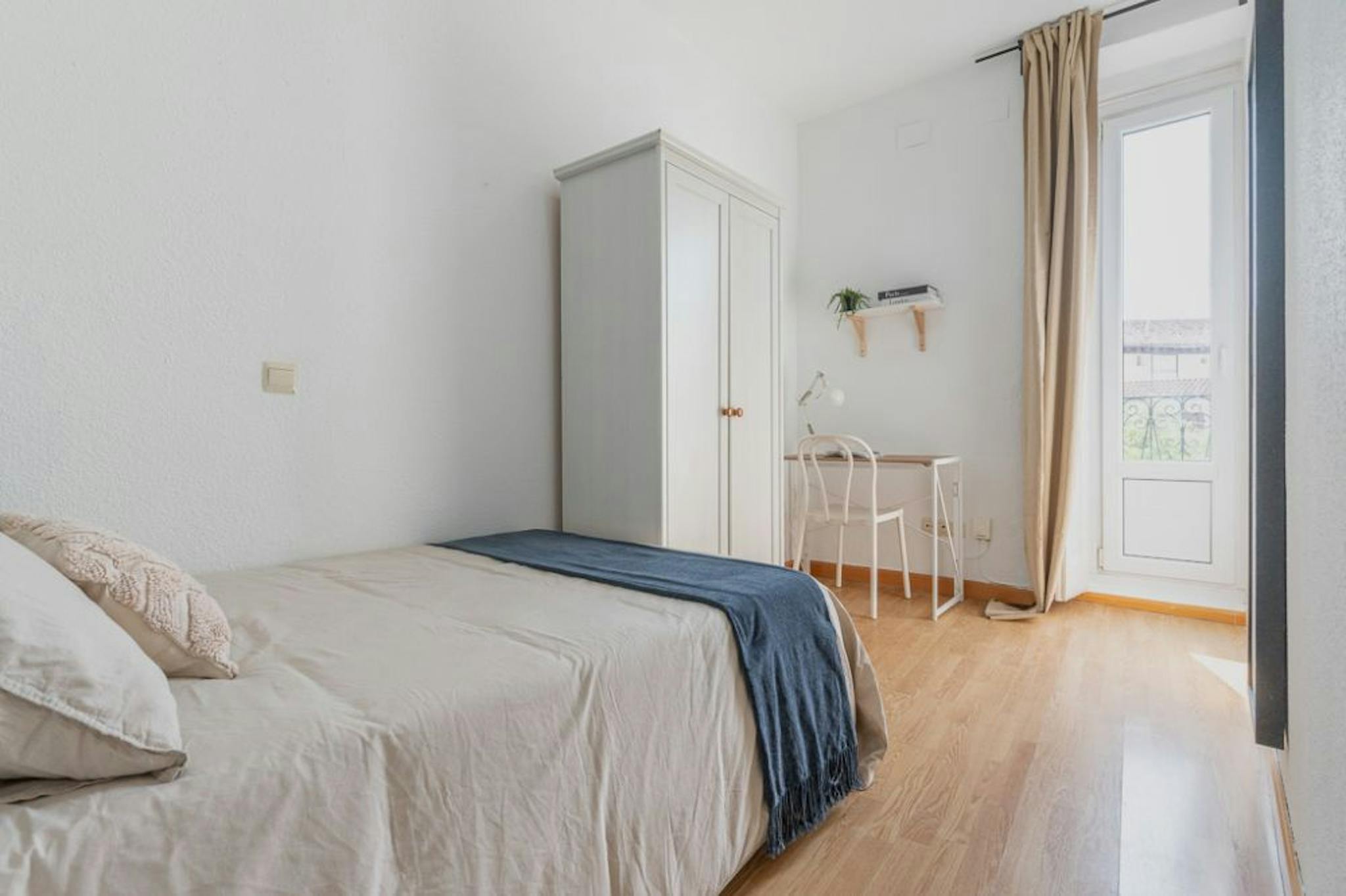 Calle de Redondilla, Madrid preview