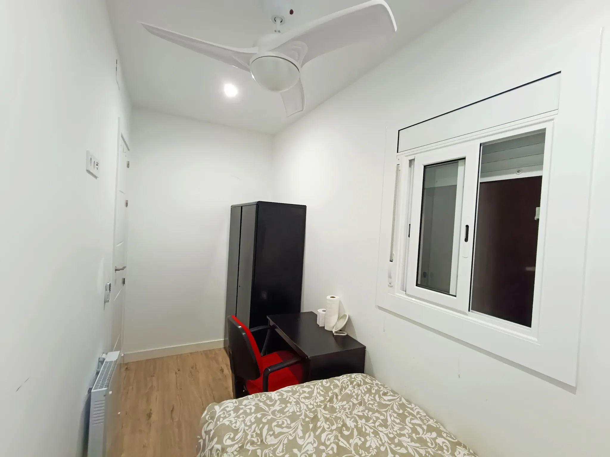 Private room in Carrer del Doctor Jaume Ferran i Clua, L'Hospitalet de Llobregat (1382338) ROOM 3