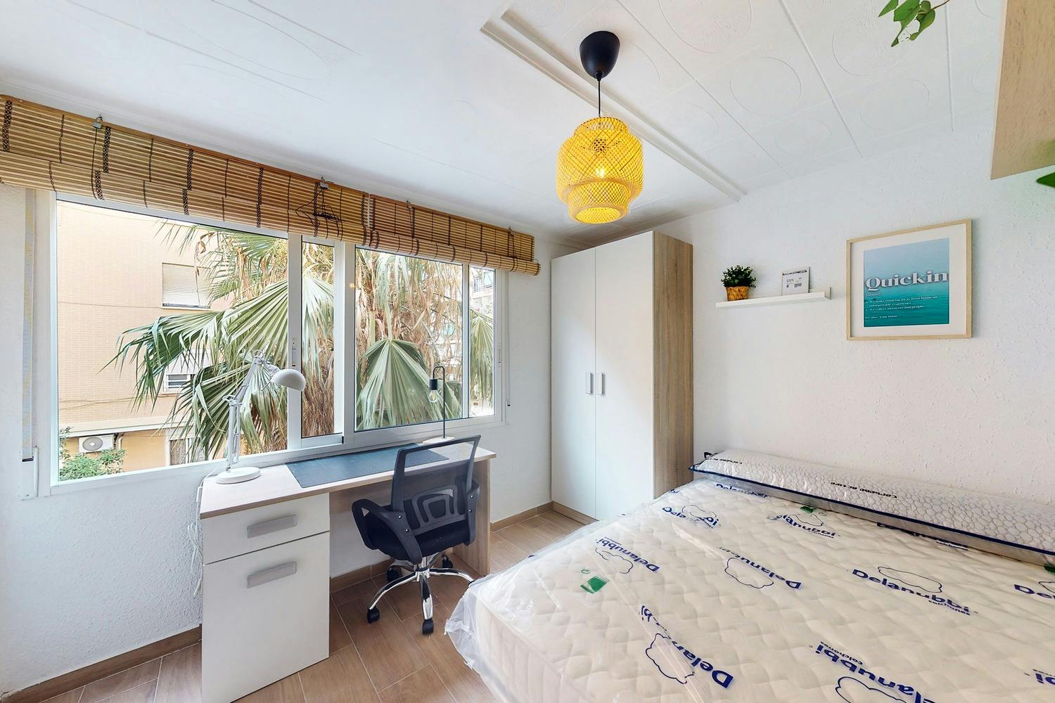 Carrer Rodrigo de Pertegàs, Valencia preview