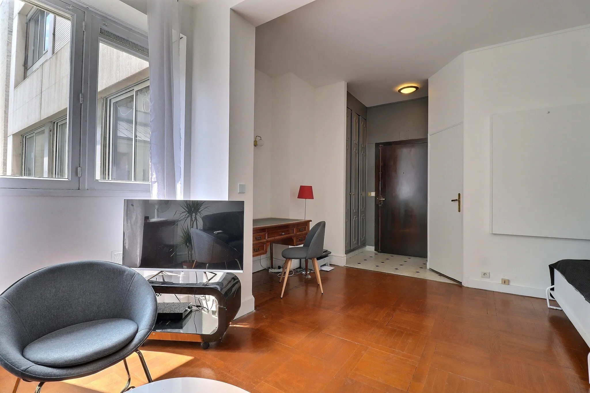 Apartment in Avenue Montaigne, Paris (1382442) ROOM 2