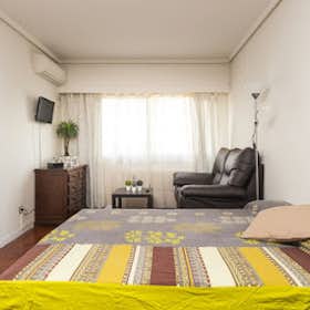 Private room for rent for €580 per month in Madrid, Calle de Beatriz de Bobadilla