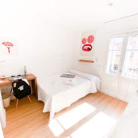 Private room for rent for €625 per month in Segovia, Calle Blanca de Silos