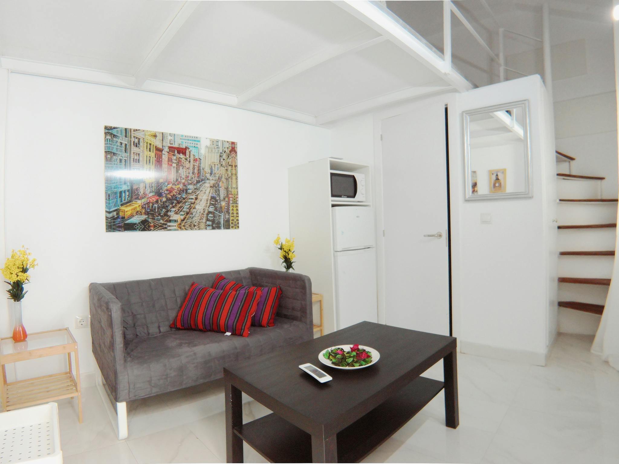 Calle de los Almendrales, Madrid preview