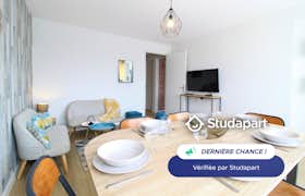 公寓 正在以 €1,500 的月租出租，其位于 Hérouville-Saint-Clair, Quartier des Belles Portes