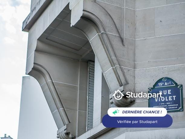 Apartment for rent for €2,502 per month in Paris, Rue Violet