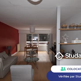 Private room for rent for €640 per month in Reims, Esplanade Fléchambault