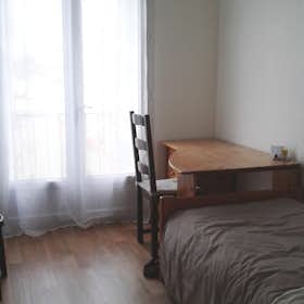 Private room for rent for €540 per month in Mérignac, Avenue Blaise Pascal
