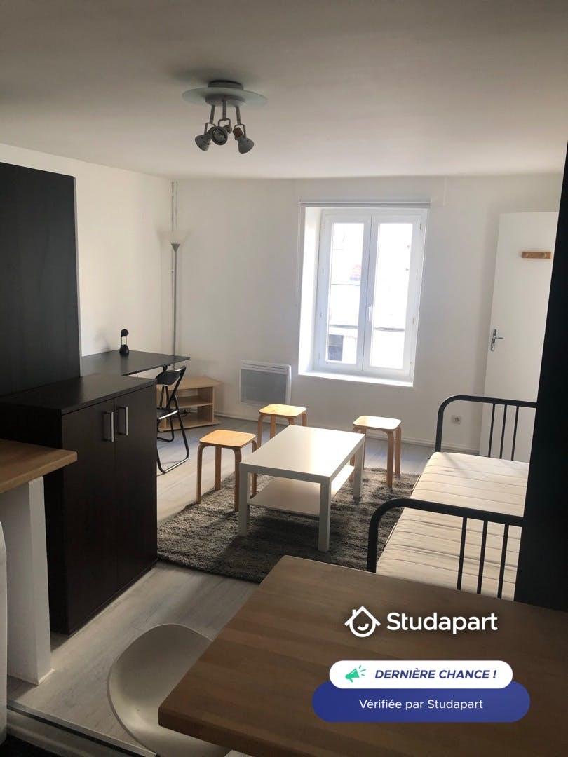Wohnung zu mieten für 550 € pro Monat in Reims, Rue Libergier