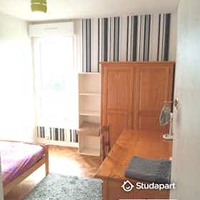 Apartament de închiriat pentru 360 EUR pe lună în Caen, Rue Claude Bloch